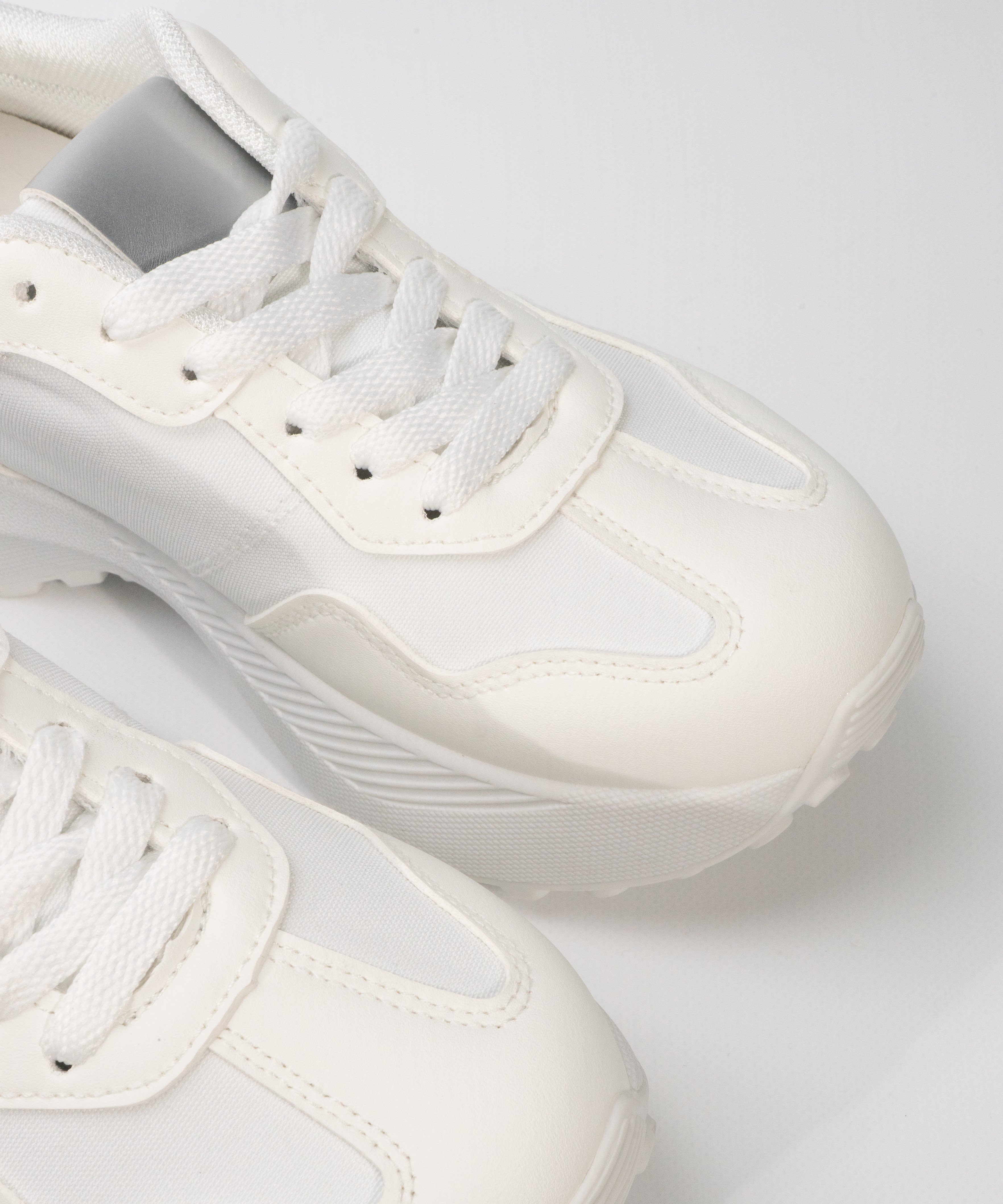 Zapatillas deportivas image number null